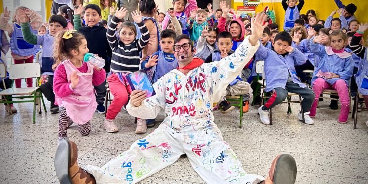 El Jardín de Infantes N° 904 recibió el taller “Se apagan las pantallas, se enciende la imaginación”