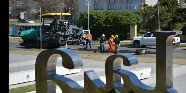 Continúan los trabajos del Plan Municipal de Bacheo en Santa Teresita