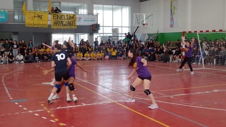 Estudiantes del Partido de La Costa vivieron la final de Handball de Olimpiadas Escolares