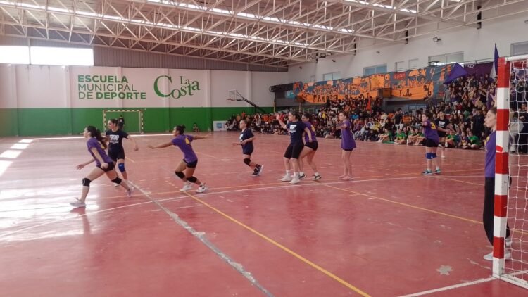 Estudiantes del Partido de La Costa vivieron la final de Handball de Olimpiadas Escolares