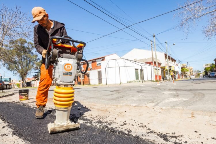 El Plan Municipal de Bacheo ya alcanzó más de 50 cuadras en Santa Teresita y Mar de Ajó