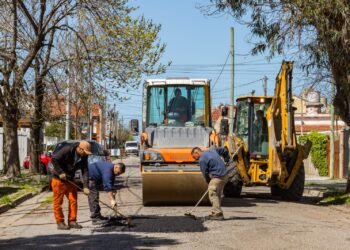 El Plan Municipal de Bacheo ya alcanzó más de 50 cuadras en Santa Teresita y Mar de Ajó
