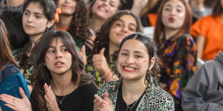 Olimpiadas Escolares: Las juventudes de La Costa desplegaron todo su talento en la competencia de Canto