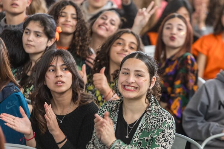 Olimpiadas Escolares: Las juventudes de La Costa desplegaron todo su talento en la competencia de Canto