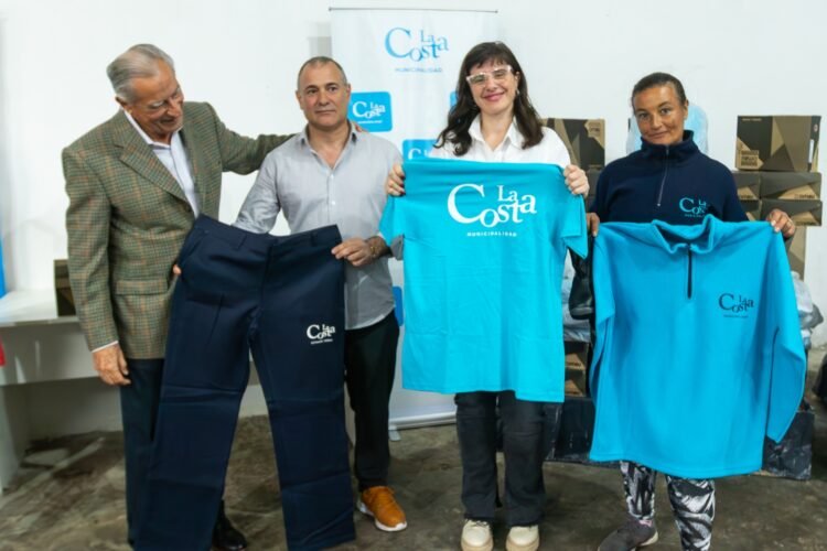 El Municipio entrega kits de indumentaria a las y los trabajadores de las Unidades de Gestión