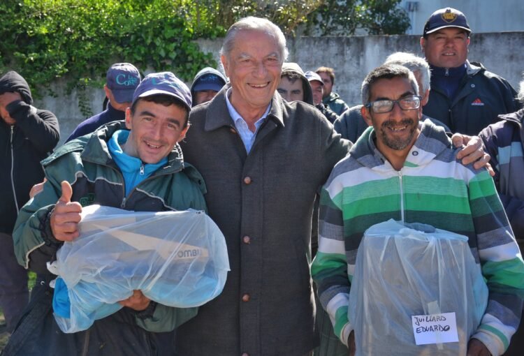 Se completó la entrega de indumentaria de trabajo en todas las delegaciones del Partido de La Costa