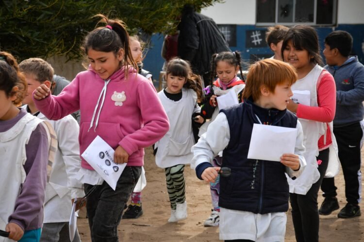 Se desarrolló el programa municipal “EduCiencia” en la Escuela Primaria N° 3 de Las Toninas