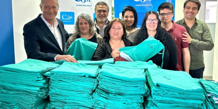 Producción costera: más de 2500 elementos de indumentaria quirúrgica fueron entregados al Sistema de Salud
