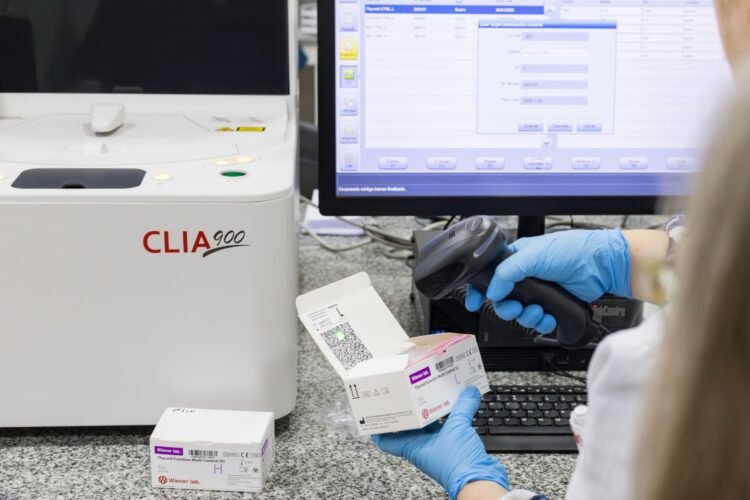 Personal de Laboratorio de los tres hospitales se capacitaron en el uso de nuevo equipamiento