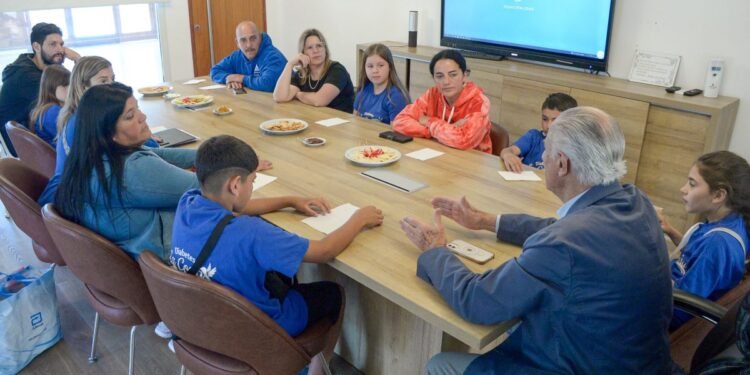 Día Mundial de la Diabetes: el intendente Juan de Jesús compartió un desayuno con integrantes de Diabetes La Costa