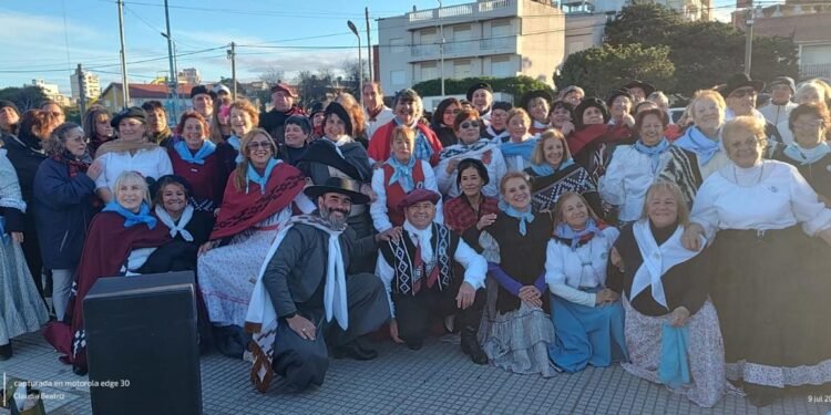 Exposición de arte y cierre de los talleres para adultos mayores en San Clemente del Tuyú
