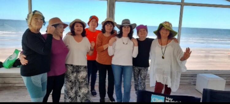 Exposición de arte y cierre de los talleres para adultos mayores en San Clemente del Tuyú