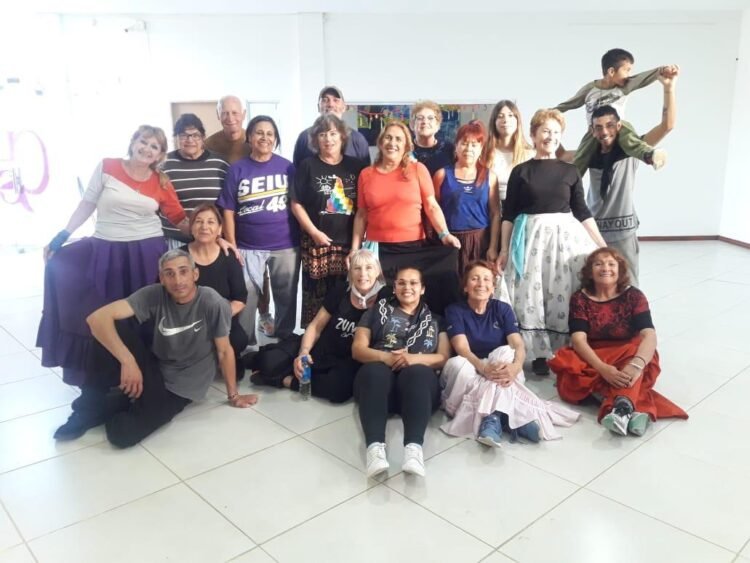 Exposición de arte y cierre de los talleres para adultos mayores en San Clemente del Tuyú