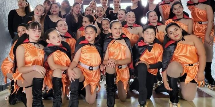 Las escuelas municipales de Patín artístico cerraron el año con un gran show en Mar del Tuyú