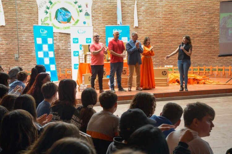 La Municipalidad de La Costa reconoció a participantes de las Olimpiadas Escolares