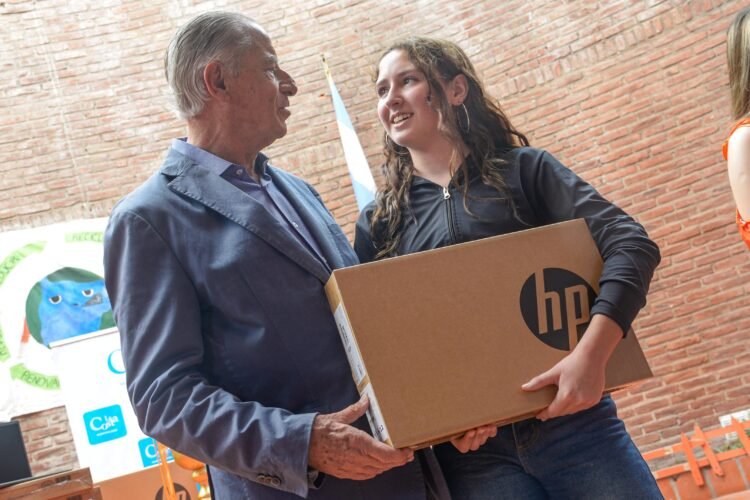 La Municipalidad de La Costa reconoció a participantes de las Olimpiadas Escolares