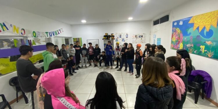 El taller “Cosa de Jóvenes” tendrá su acto de cierre de año en San Clemente y Santa Teresita
