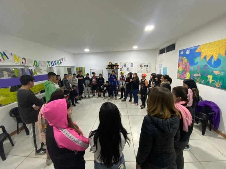 El taller “Cosa de Jóvenes” tendrá su acto de cierre de año en San Clemente y Santa Teresita