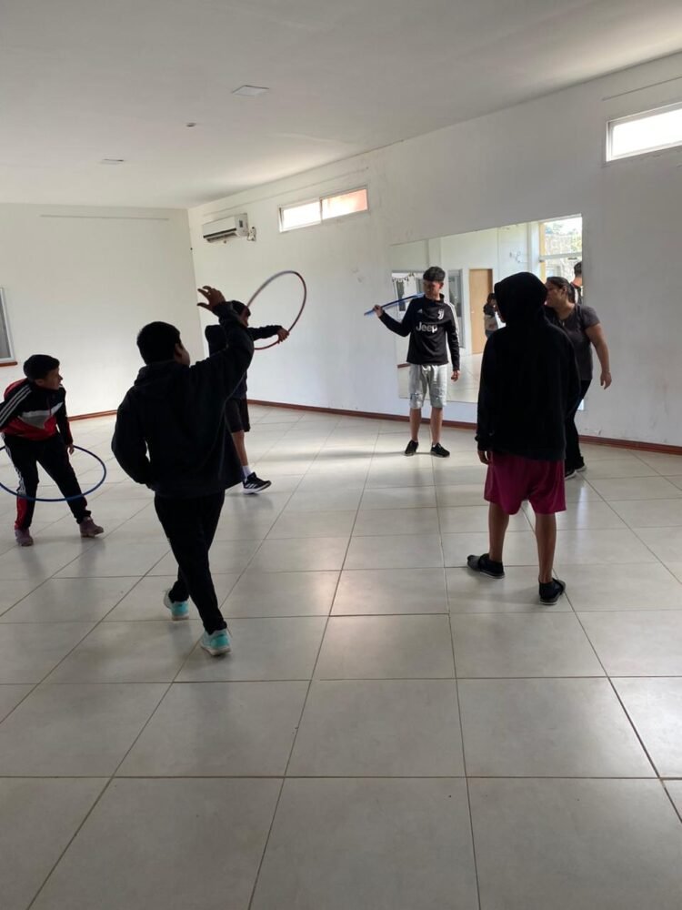 El taller “Cosa de Jóvenes” tendrá su acto de cierre de año en San Clemente y Santa Teresita