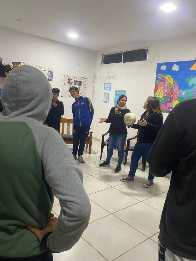 El taller “Cosa de Jóvenes” tendrá su acto de cierre de año en San Clemente y Santa Teresita