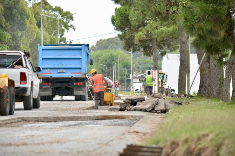 Plan municipal de bacheo: trabajos simultáneos en San Clemente y Mar de Ajó
