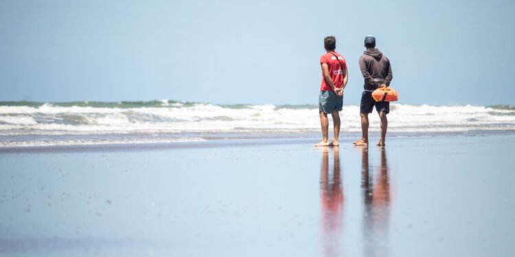 Este viernes comienza el Operativo de Seguridad en la Playa a lo largo de todo el Partido de La Costa