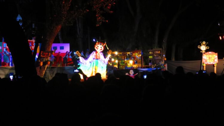 La Escuela Municipal de Bellas Artes despidió el año con un imponente espectáculo en San Clemente