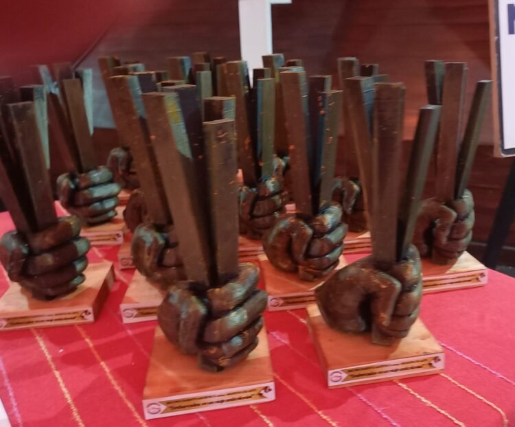 La Cooperativa “La Minga de Mar” reconoció a artistas locales