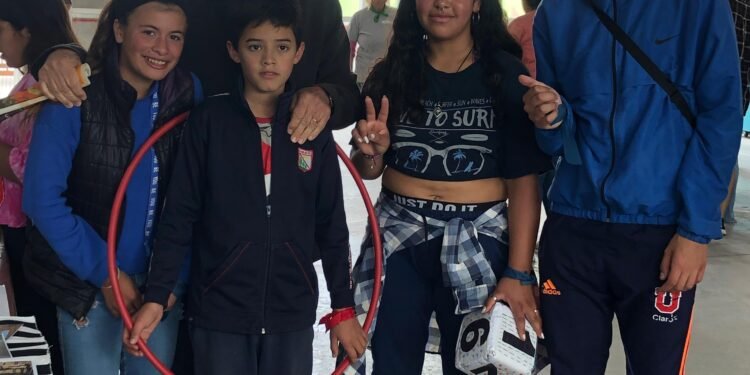 El programa Envión desarrolló la muestra de fin de año con la participación de 220 niñas, niños y adolescentes