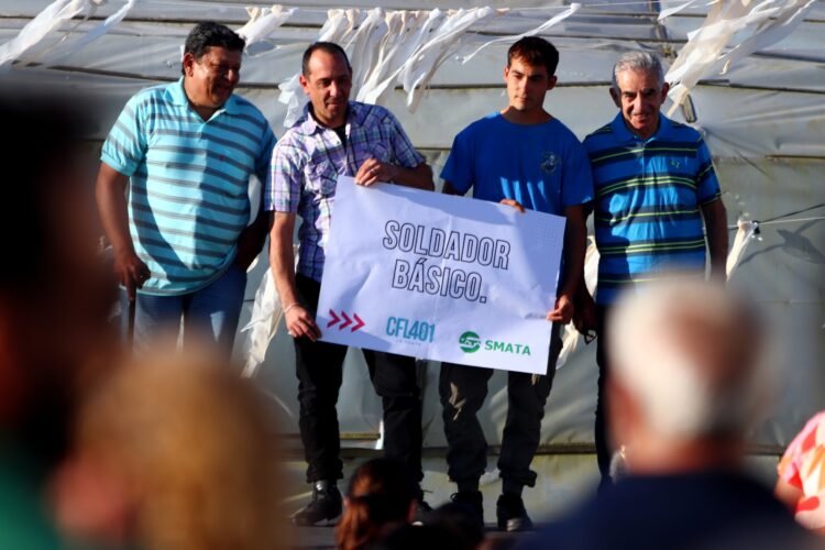 Más de 900 alumnas y alumnos recibieron su título este miércoles en el Centro de Formación Laboral 401