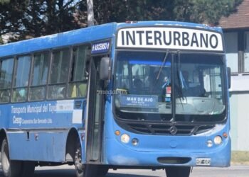 Modificaciones en los horarios de transporte público para las fiestas y el inicio del verano