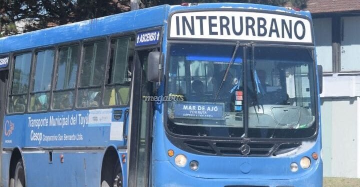 Modificaciones en los horarios de transporte público para las fiestas y el inicio del verano