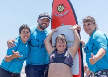 En enero comienzan las clases municipales de Surf Adaptado y Recreación en Playa