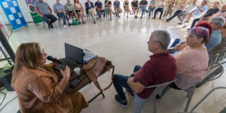 Encuentro entre el sector público y privado: La Costa se prepara para los próximos fines de semana largos