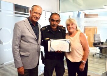 La Municipalidad de la Costa otorgó un reconocimiento al Sargento Miguel Ángel Correa por el rescate de una vecina