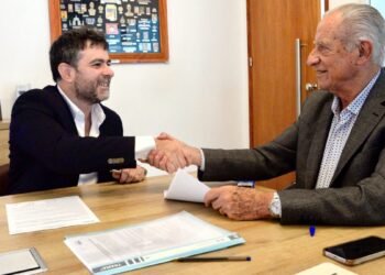 La Municipalidad de la Costa firmó un convenio con la empresa Edea para dictar un curso de electricidad en el CFL N°401