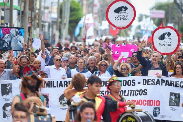 Día Nacional de la Memoria por la Verdad y la Justicia: Cientos de personas se movilizaron en La Costa