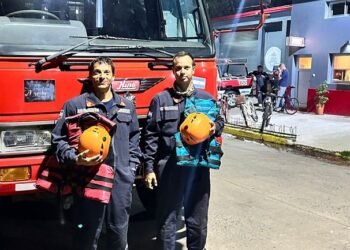 Bomberos de San Clemente del Tuyú colaboran con la búsqueda de personas desaparecidas en Bolívar