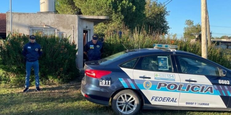 Detuvieron en Mar de Ajó a un hombre acusado de distribución de material de explotación infantil