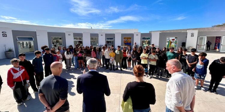 La Escuela de Bellas Artes de Mar de Ajó realizó su acto de inicio de clases
