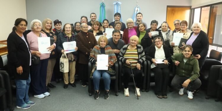 RECONOCIMIENTO A TRABAJADORAS VECINALES DEL MUNICIPIO DE  ESTEBAN ECHEVERRÍA