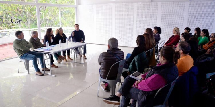 La Municipalidad de La Costa avanza en la optimización del sistema de salud: Jornada de capacitación sobre recupero de costos