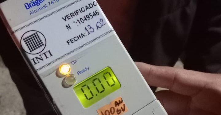 La Municipalidad de La Costa realizó controles preventivos de alcoholemia a choferes de COSYC para reforzar la seguridad vial