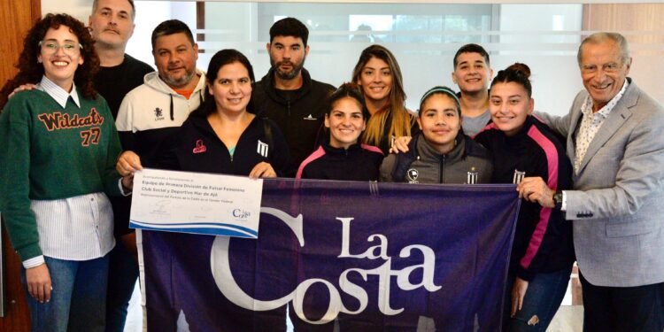 Futsal Femenino del Club Social Mar de Ajó recibió subsidio y participará de torneo en Río Gallegos