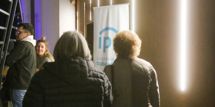 EL IPS Y EL INSTITUTO CULTURAL LANZARON EN PEHUAJÓ EL PROGRAMA “TEATRO EN MOVIMIENTO PARA LA TERCERA EDAD”