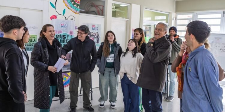 El Municipio fortalece la organización estudiantil y responde con presencia activa