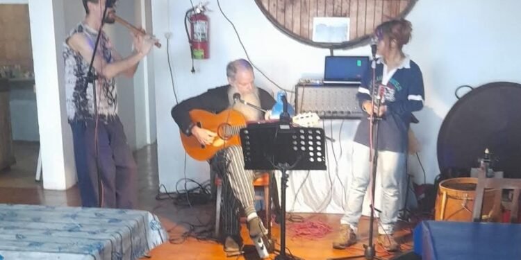 Tradición, música y sabores frente al mar en San Clemente del Tuyú
