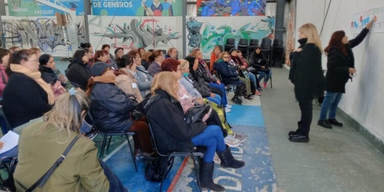 ENCUENTRO DE TRABAJADORAS VECINALES EN MORENO