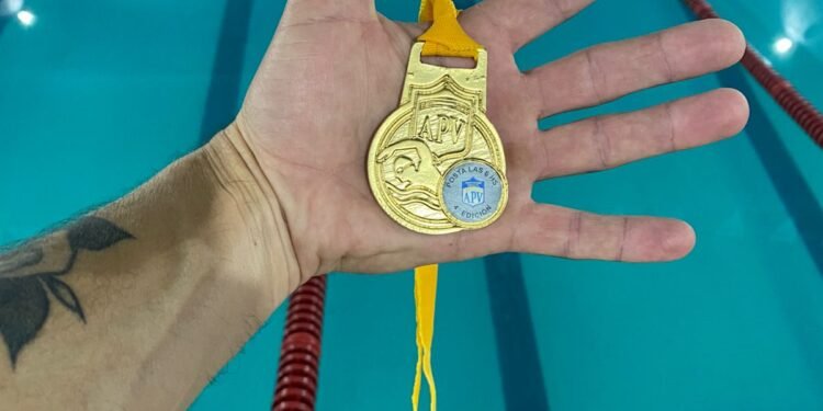 El equipo juvenil municipal de Natación brilló nuevamente en el Torneo APV