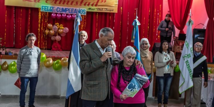 Mar del Tuyú: El Centro de Jubilados «La Amistad» celebró su 36º aniversario con un emotivo encuentro